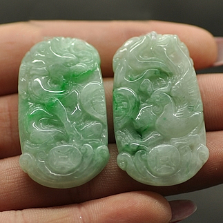 地久天長(zhǎng)緬甸天然翡翠龍鳳情侶掛件