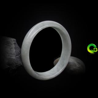 小巧玲瓏緬甸天然翡翠A貨貴妃玉手鐲