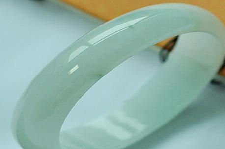 秀而不媚冰糯種緬甸翡翠圓手鐲58mm