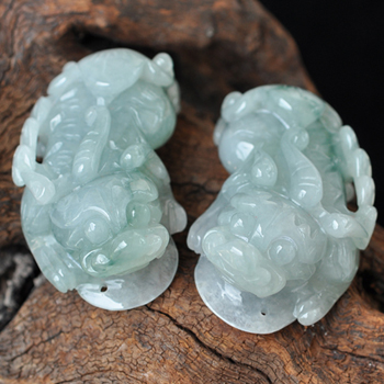 財(cái)運(yùn)當(dāng)頭緬甸天然油青翡翠貔貅掛件（一對(duì)）